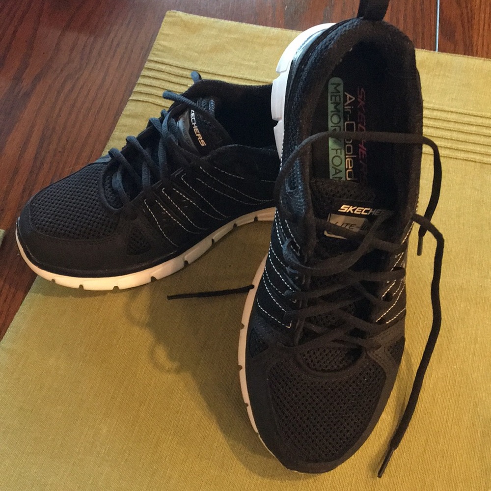 Skechers Air Cooled Memory Foam